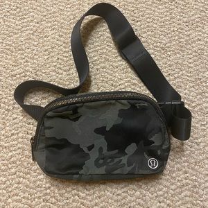 Lululemon Everywhere Belt Bag